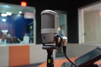 microphone-1562369_1280